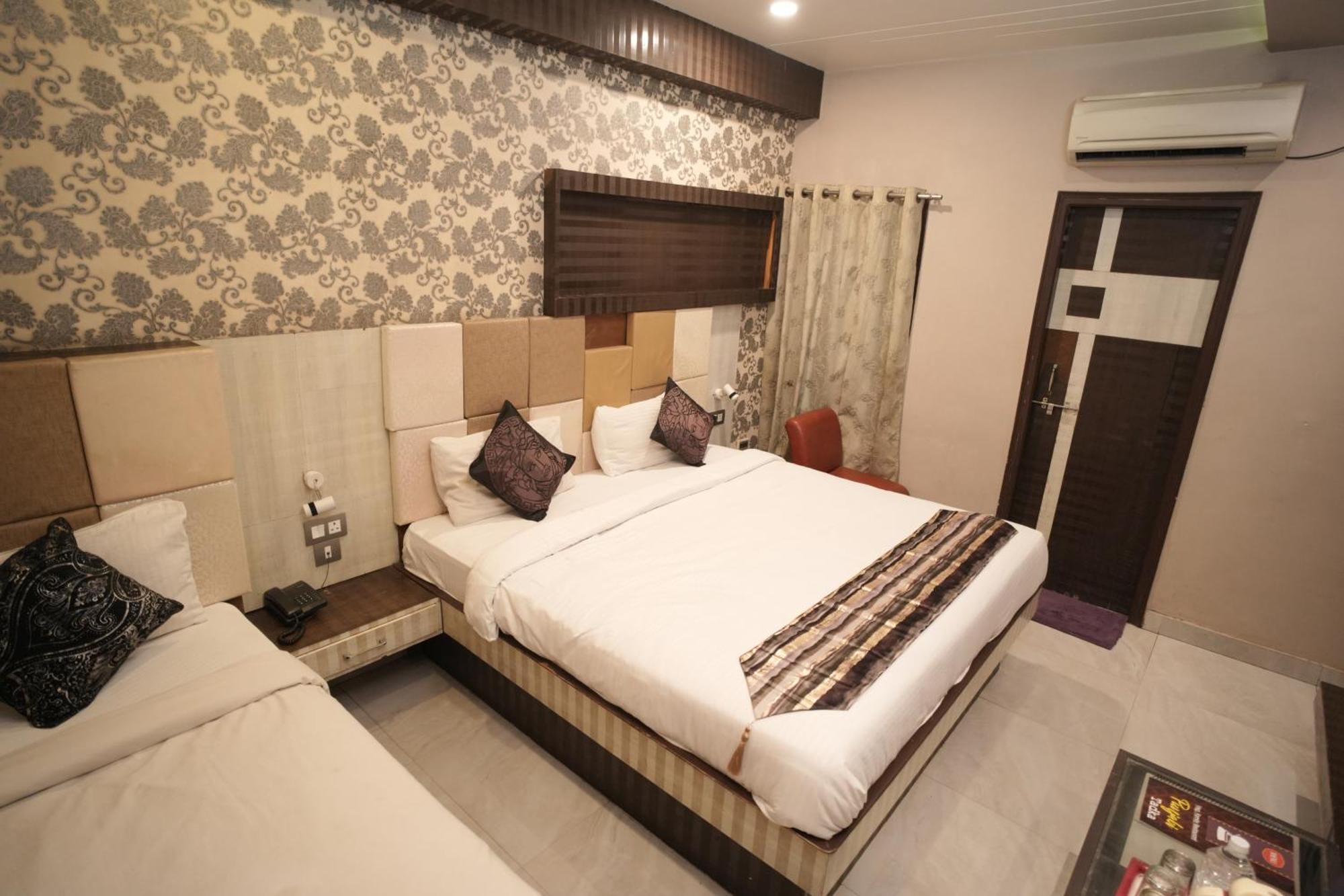 Hotel Rajkamal Near Varanasi Railway Station Exterior photo